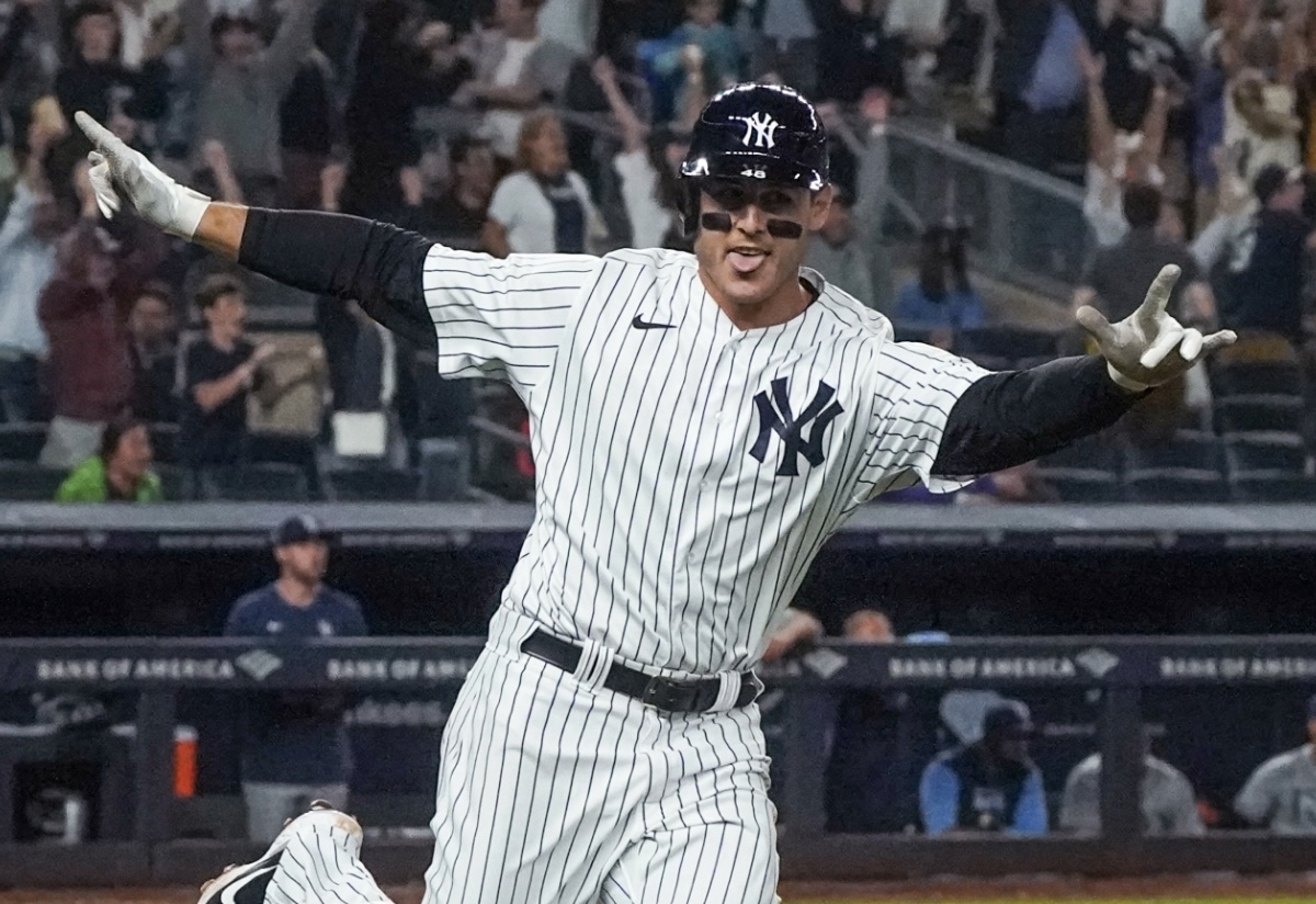 BleacherNation's tweet photo. There it is. Anthony Rizzo has opted out of his deal with the Yankees and is once again a free agent: https://t.co/nqGOxxST8d https://t.co/ai8ZDTO62D