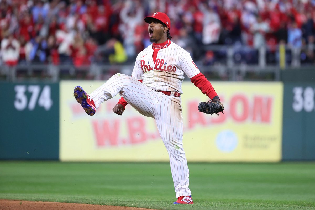 PhillyFanLife's tweet photo. thanks for everything, jimmy cigs https://t.co/o9Da1zpdrL