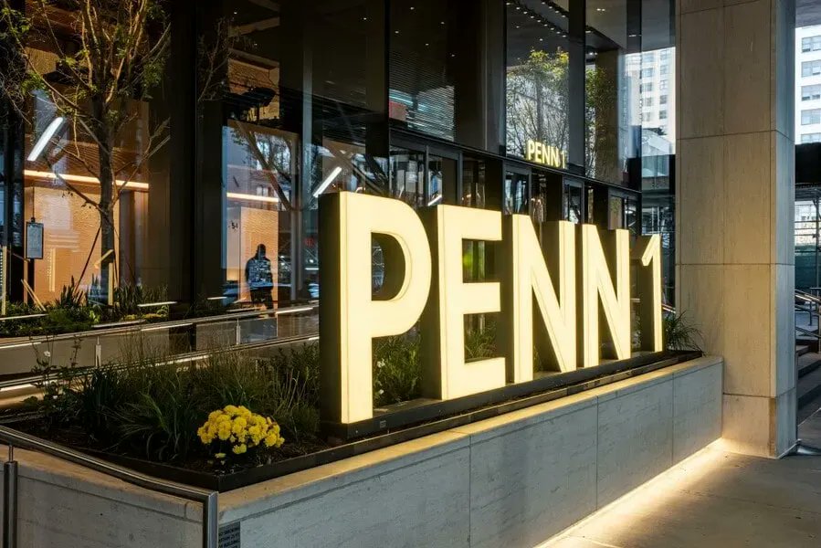 MolexCES's tweet image. “Traditional real estate thinking is inflexible and there is typically a lack intelligence about the ways spaces are actually used…” Learn about Penn One’s transformation buff.ly/3Wyk91t #coresync #smartbuildings @cisco @CiscoNetworking
