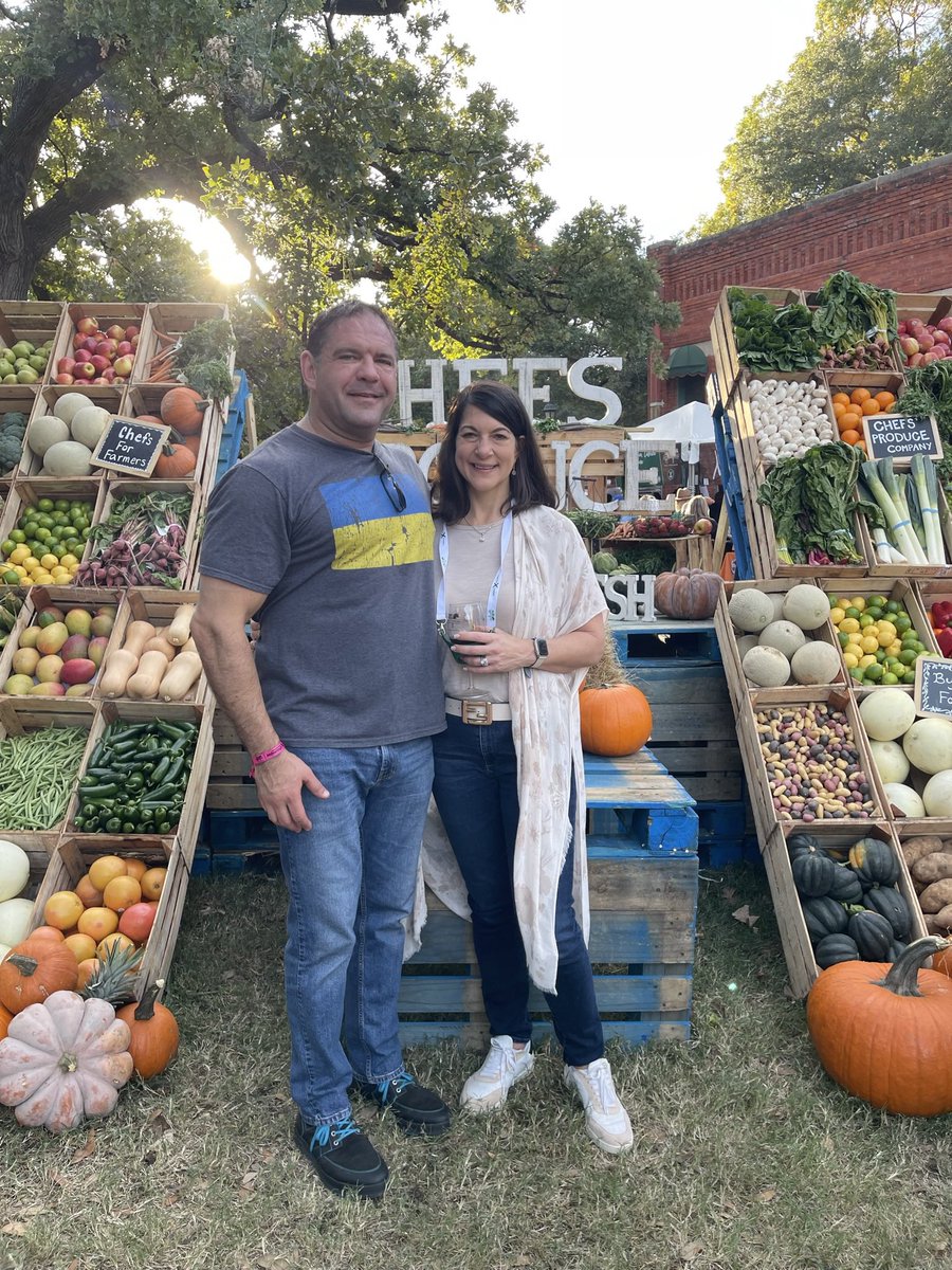 dallaswinechick tweet media