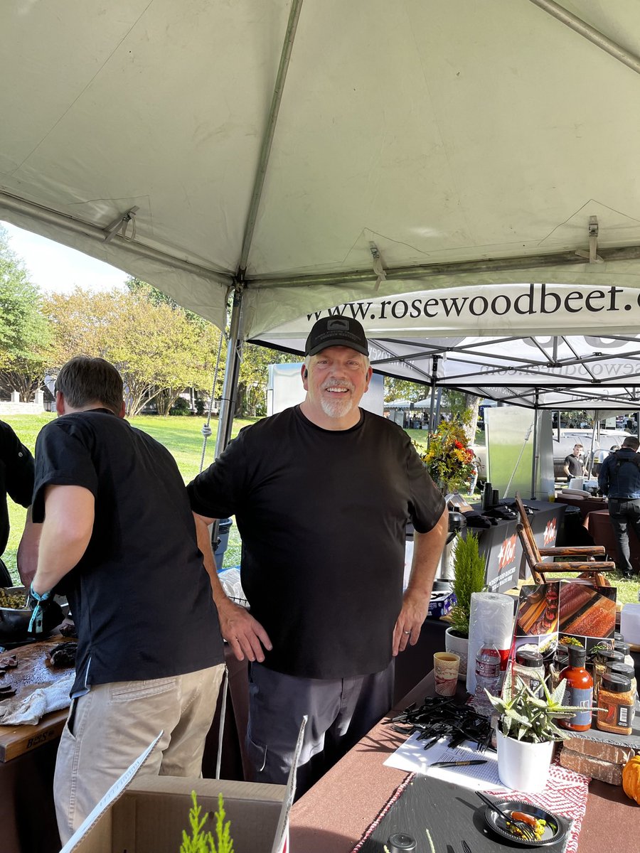 dallaswinechick tweet media