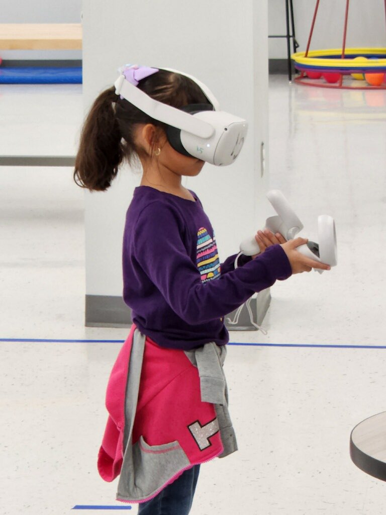 pk_stem's tweet photo. VR @ STEM Night https://t.co/bLxbXufTtf