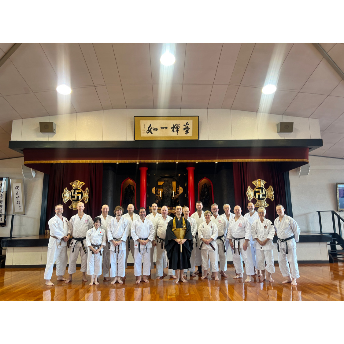 kgz_official's tweet photo. 2022.10.28-29
HDKI(Honbu Dojo Karate International)の18名の方々が金剛禅総本山少林寺修行体験ツアーに来られました。皆さん真剣に、そして楽しそうに取り組んでいました。(Instagram・Facebookにて体験中の写真もアップしております。ぜひご覧ください。)
#金剛禅 #少林寺拳法 #HDKI #修行体験 https://t.co/zHPowJzf0z