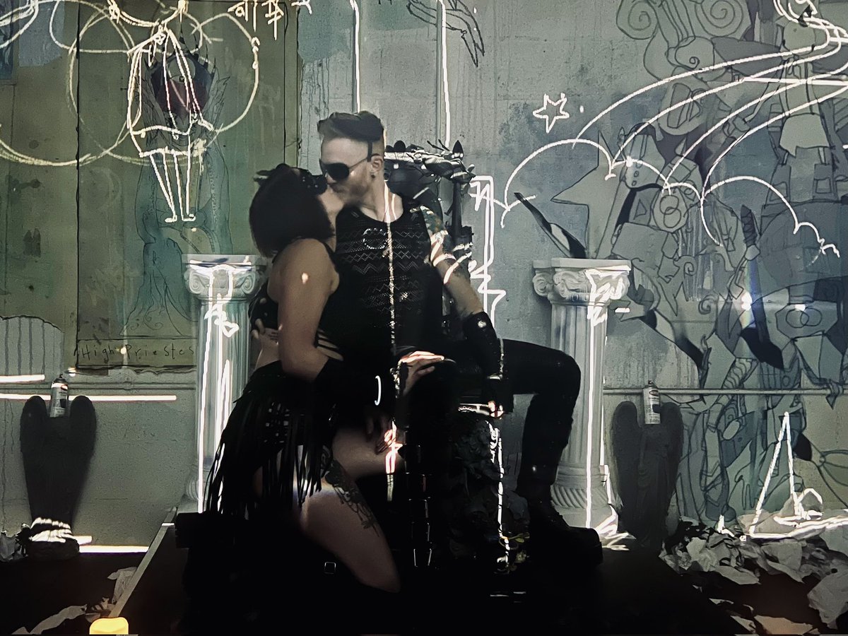 tonimarierib's tweet photo. I'm mildly obsessed with @mattsteitle's and my photo from Halloween at #SpeedOfDark. There's no point in spending all this time with a personal trainer if I can't show my arms and legs off. https://t.co/IwWYl5WGlu
