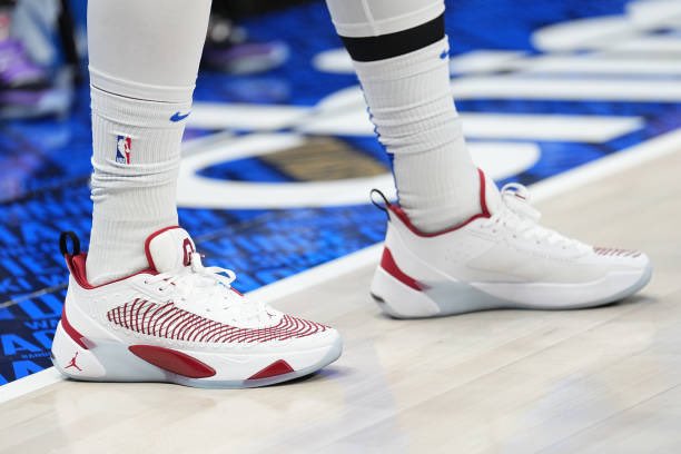 LukaDonkicks's tweet photo. Shootaround kicks..

@OU_MBBall x @luka7doncic 

📸 Glenn James via NBAE/Getty https://t.co/TUAdE0yCVr