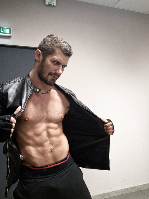 Tell me what you think   https://t.co/49xFcm2HJq https://t.co/LytdiYMoEt