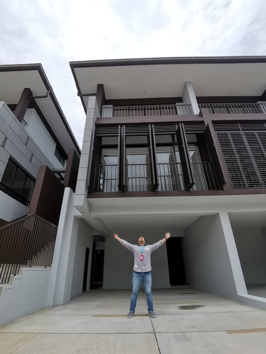aizatwms's tweet photo. Layak membeli rumah &amp; mampu membeli rumah adalah 2 perkara yang berbeza. Kadang-kadang, orang tanya, harga rumah macam ni berapa min gaji kena ada? So, aku nak share simple formula macam mana nak kira harga yg layak beli berdasarkan gaji.

1. Dapatkan gaji bersih. Gaji bersih ni https://t.co/9h8LQSNBJd