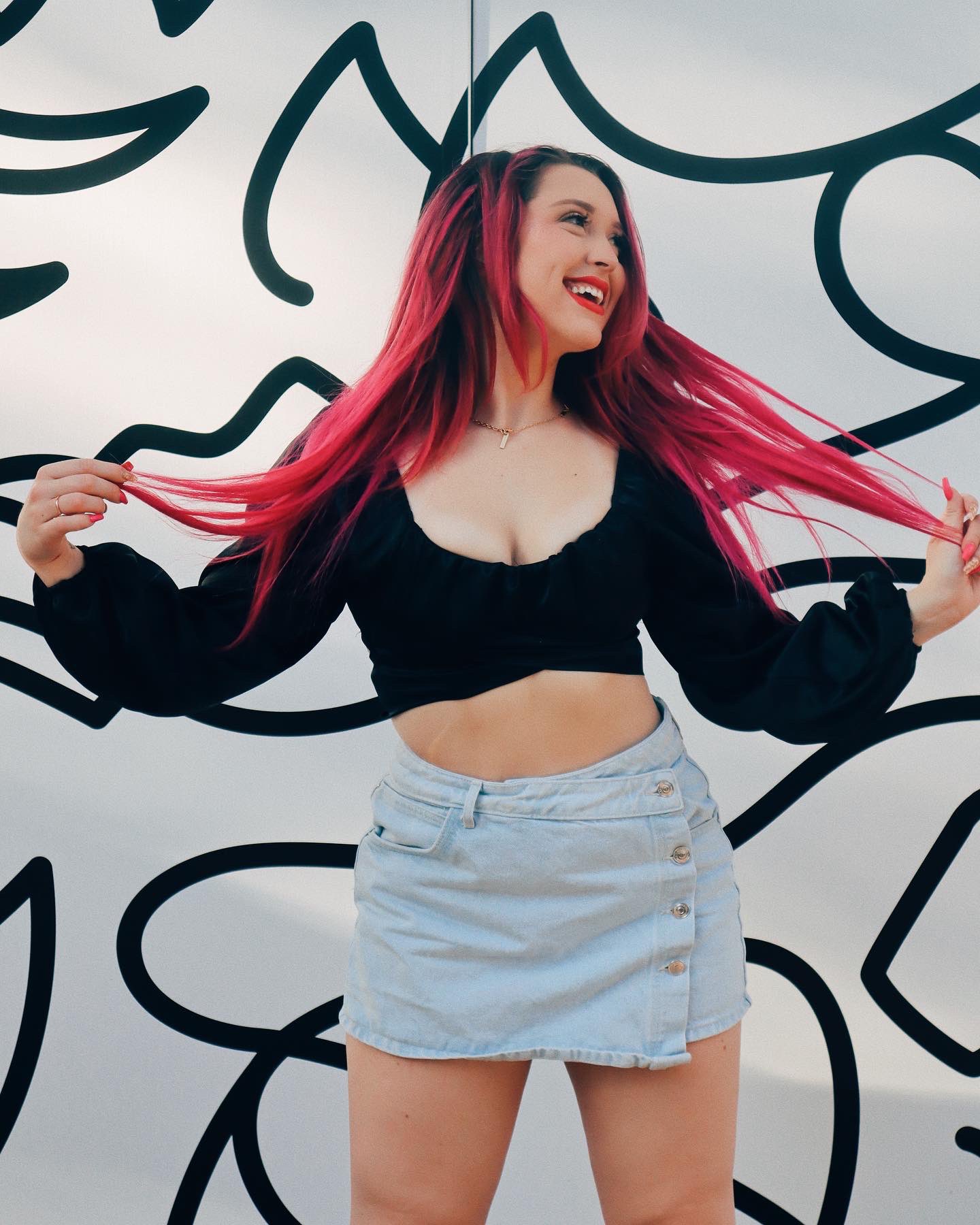 𝔐𝔞𝔫𝔡𝔞 on Twitter: "Feeling pink 💕 https://t.co/6UAp45z0Bq" / Twitter