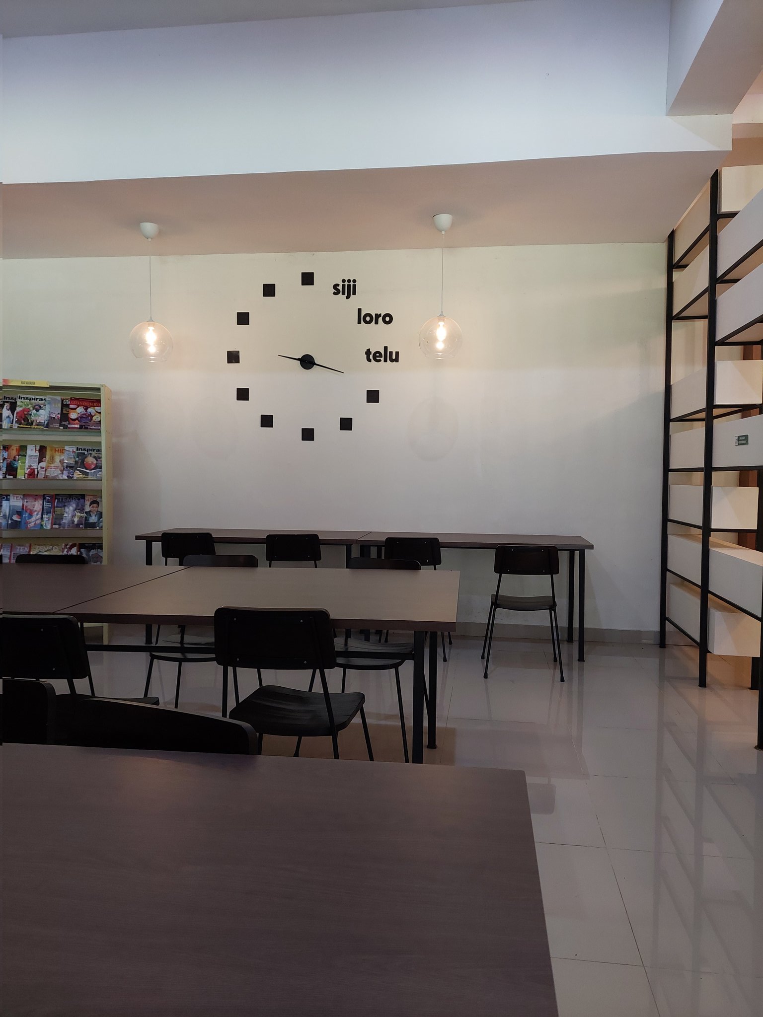 Kalis Mardiasih on Twitter "Perpus sma de britto yg bikin pengen jadi