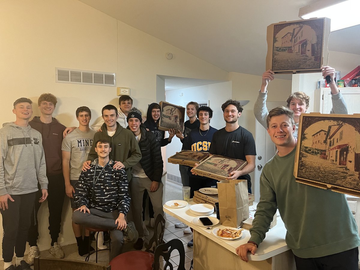 sambeskind's tweet image. Thank you @PizzaToThePolls for feeding us! It was a great night talking about what a privilege it is to vote and and what it means to be a good citizen! @AllVoteNoPlay Get out tomorrow for the midterms! Love these boys! @minesmbb