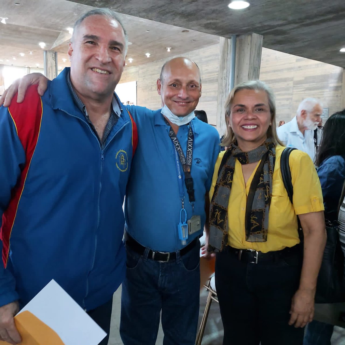 ychaudary's tweet photo. Con nuestros compañeros de @UnidadAPUCV en la juramentación de la Junta Directiva de la APUCV/IPP, de la cual formarán parte hasta el 2024.
Seguimos participando, haciendo y propiciando los cambios. #transformarparaavanzar https://t.co/o6ls98TZVA