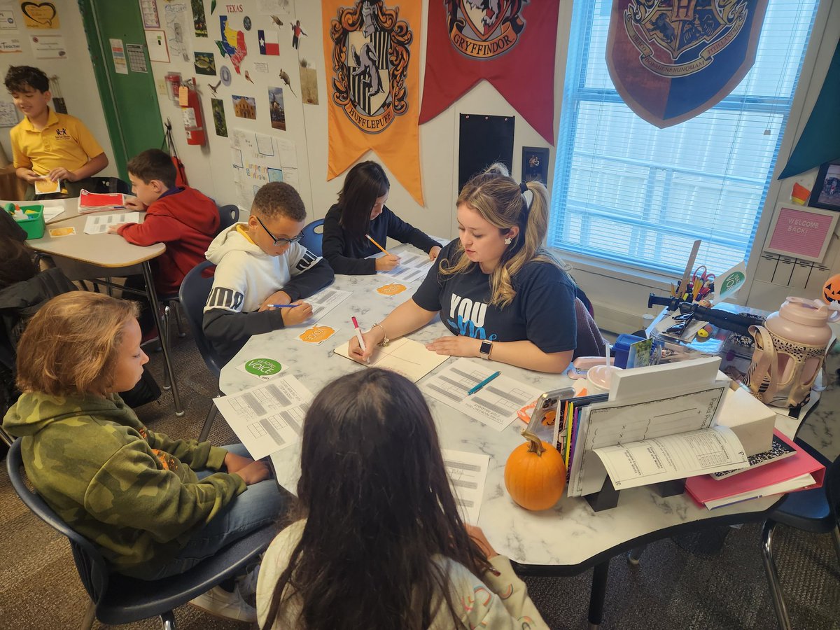 ATellezTribe's tweet photo. Connecting how strip diagrams and equations tell a story led to our #TellezMirandaTribe mathematicians using their reading and thinking voices in math💭 @AMiranda_PHE and I loved seeing their light bulb moments & challenging their minds to help them #thrive #TeamSISD #MagicalMath https://t.co/bWG9zNsymH