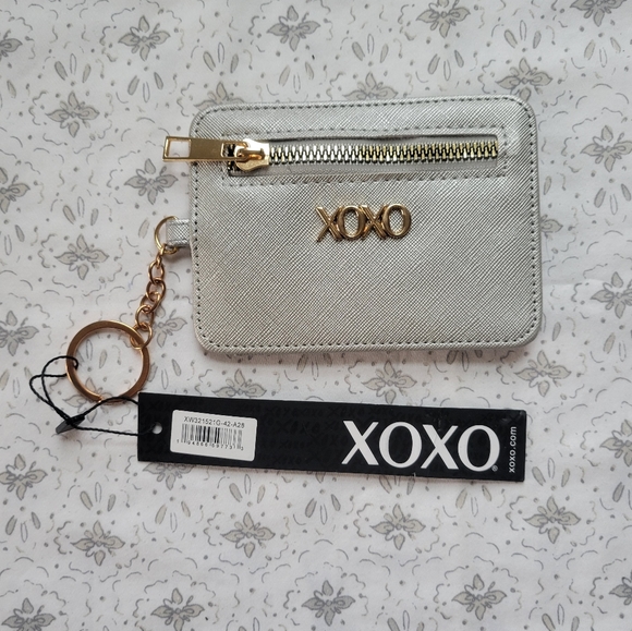 sabrinagafken's tweet photo. So good I had to share! Check out all the items I'm loving on @Poshmarkapp #poshmark #fashion #style #shopmycloset #riesenthel #xoxo: https://t.co/645dXHbZLa https://t.co/roU2Qns0tP