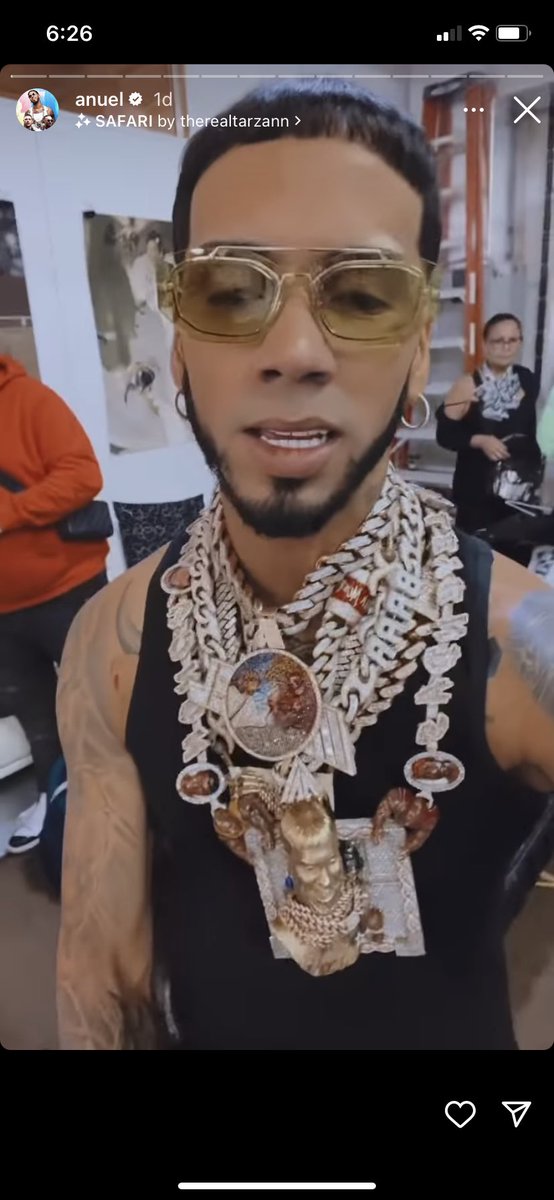 carlosgalvis17's tweet photo. Todos hablando de la brujería que le hacían a Nicky jam, pero nadie se preocupa por anuel que ese si ya no aguanta una sopa de calzón más :( https://t.co/Zok4qprLc2