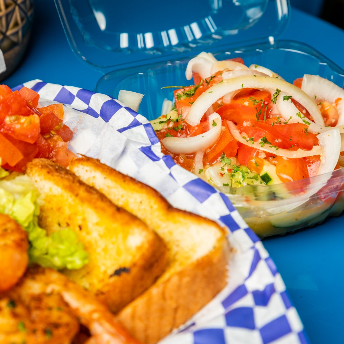 KelzKitchenATL's tweet photo. Start your week by enjoying a meal with us! Who's joining you? Tag them below! https://t.co/ATJhKmgju2