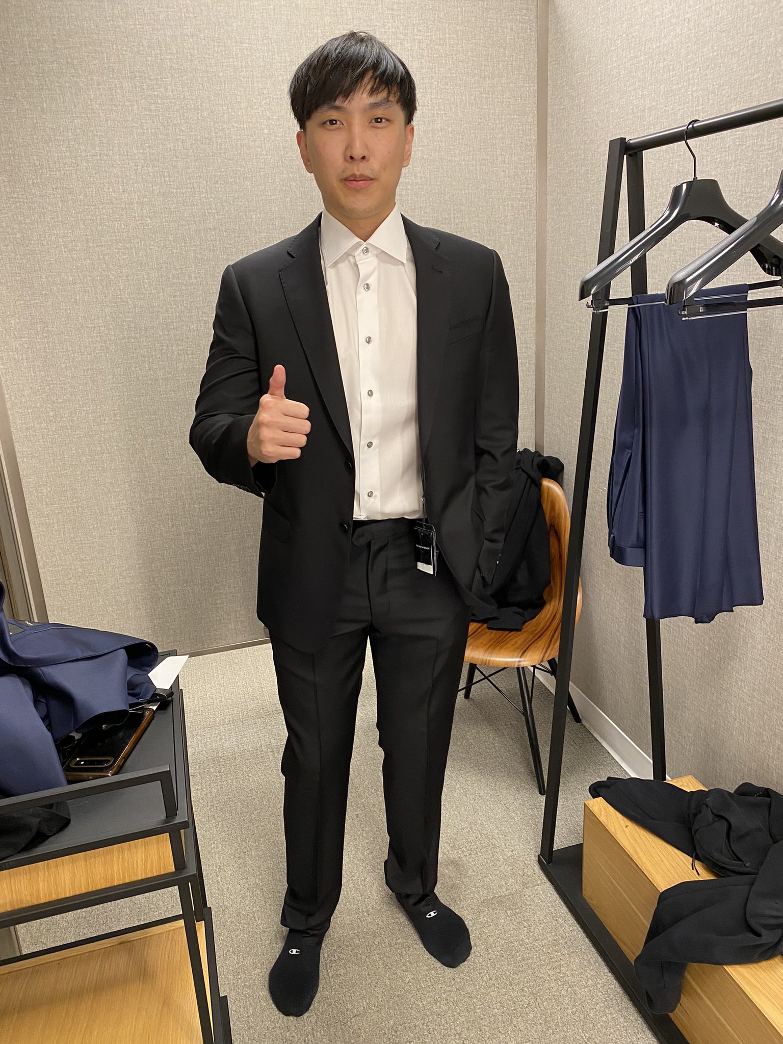 Leena Xu on Twitter "I was going to IRL stream picking out a suit for