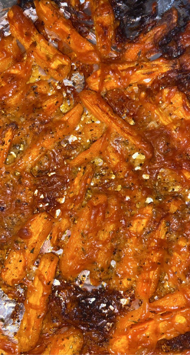 Prefacing this with: I was definitely not raised in a home-cooked-meal-family. The most homemade dish my mom ever made was banana pudding. 

That being said, I made meatloaf (1st time ever), baked garlic parm potato wedges + roasted Italian carrots for dinner 😋