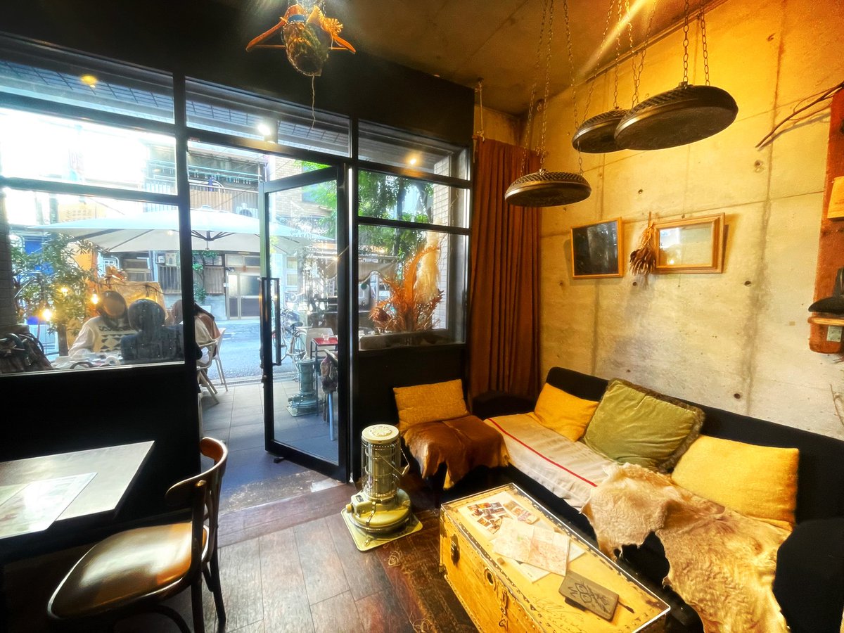 okomeyume's tweet photo. 大阪・中崎町にあるカフェ『Coffee Shop WARARA』は早朝6:20からお洒落で贅沢なモーニング&amp;ブランチが食べられるお店。料理はワンプレートの盛合せ＋珈琲付きで約20種類のメニューから選べる！今回はベーコンエッグが美味しいアメリカンブランチとハーフ&amp;ハーフで2種のトーストが選べるセットを注文。 https://t.co/xuTs9Bhv4t