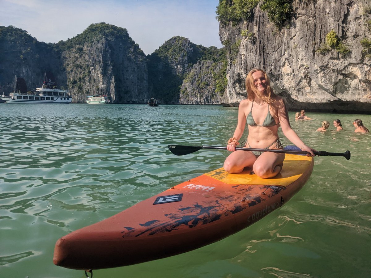 catbaexpress's tweet photo. Wandering around the enormous Lan Ha Bay on #SUP, exploring the secluded small beach and enjoying tasty seafood barbecue are what you will be expecting in this tour.
#lanhabay #vietnam #serenitycruise #catbaexpress #photography #travel #travelphotographer #catbaisland https://t.co/TNqslwyMST