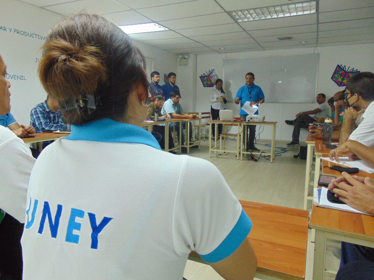 Autoridades rectorales, directores y coordinadores de la <a href="/uney_oficial/">UNEY</a>, activaron comisiones universitarias para el avance académico e institucional. <a href="/NicolasMaduro/">Nicolás Maduro</a> @TibisayLucena8 <a href="/MedozaWullian/">Wullian Mendoza</a> <a href="/marioyovera/">Mario Yovera</a> <a href="/mppeduniv/">@MPPEDUNIV</a> <a href="/arbolve/">ArbolVe</a> <a href="/ceguyaracuy/">CEGUYARACUY</a> <a href="/corsan_lucha/">Colcortd</a>