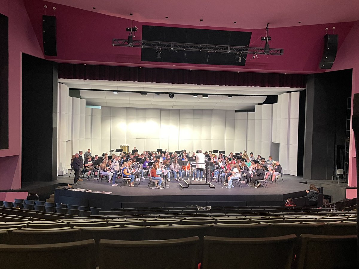 JC123Eagles's tweet photo. Seven of Jefferson’s high school band members along with Miss Horn attended the 275 music festival at NWMSU today. https://t.co/iL4XCFsEFn