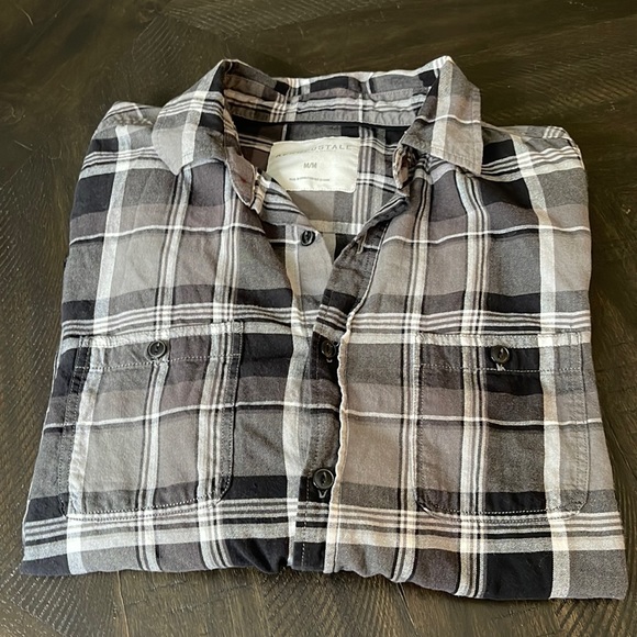 nikkitgf's tweet photo. So good I had to share! Check out all the items I'm loving on @Poshmarkapp #poshmark #fashion #style #shopmycloset #aeropostale #knoxrose #perryellis: https://t.co/hpmQVy4lNE https://t.co/Q28lhhMl09
