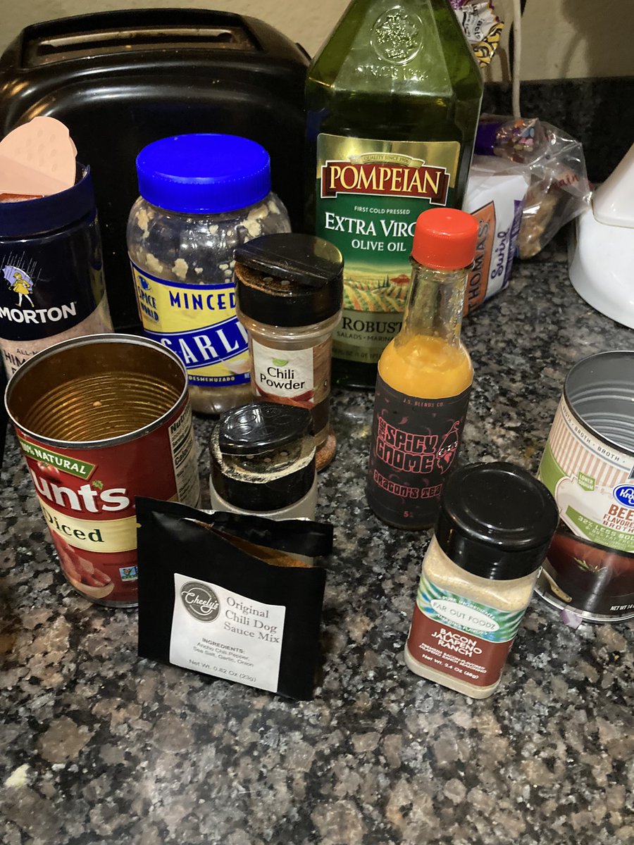 702Sunshine's tweet photo. Mmm Homemade Chili 🌶 getting ready for Stormy ⛈ weather here in #Vegas tomorrow! Used @FarOutFoodz seasonings & it’s Delish!! Yes I mix seasonings & luv it! Sooo tasty! Used this #Cheelys pack & it’s Delish 😍😍😍 https://t.co/8a2dDi9oHt