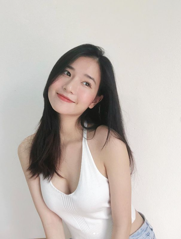 linglingmaii's tweet photo. Good morning <3 
#OpenAccess 
#openreal
#lendirnikmat 
#pelayanhotel
#kebayamerah 
#kebayamerahfull https://t.co/eXIyKfkN1L