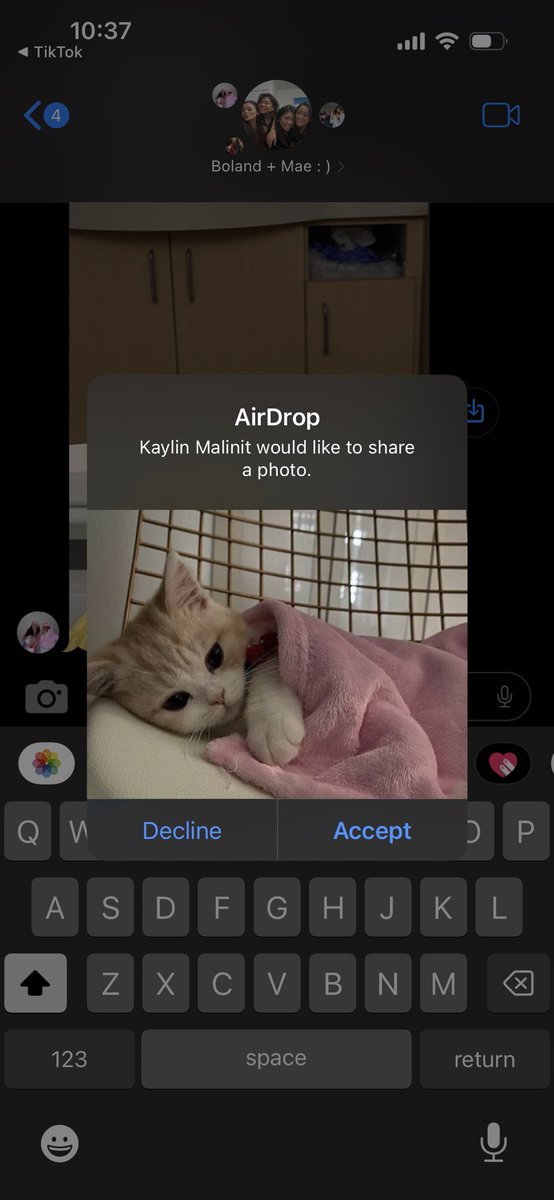 lauralauramae's tweet photo. Kaylin and I’s room is so close she can airdrop me this https://t.co/a7HM4VOvym