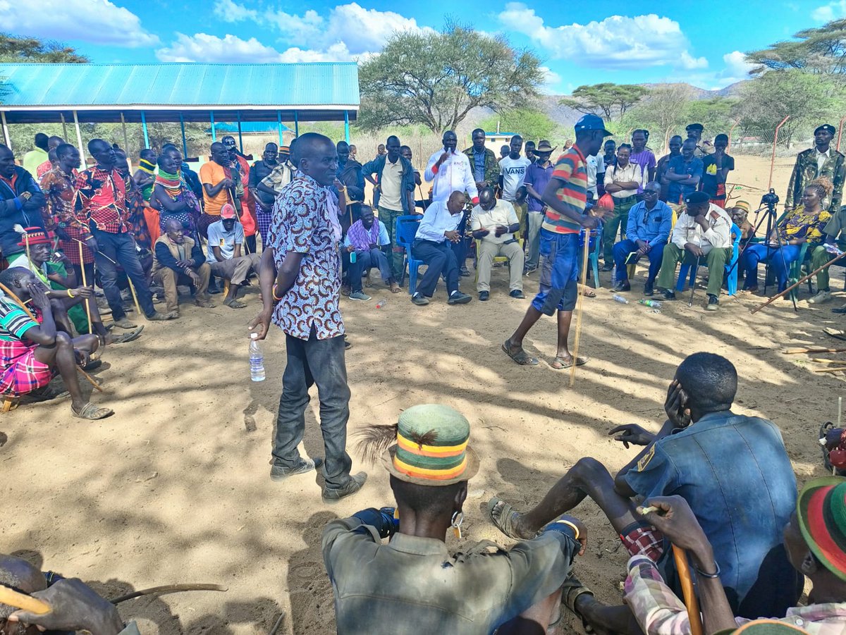 PEACEIII_'s tweet photo. Peace dialogue at Loya. #Peace https://t.co/KEkURTCM1y