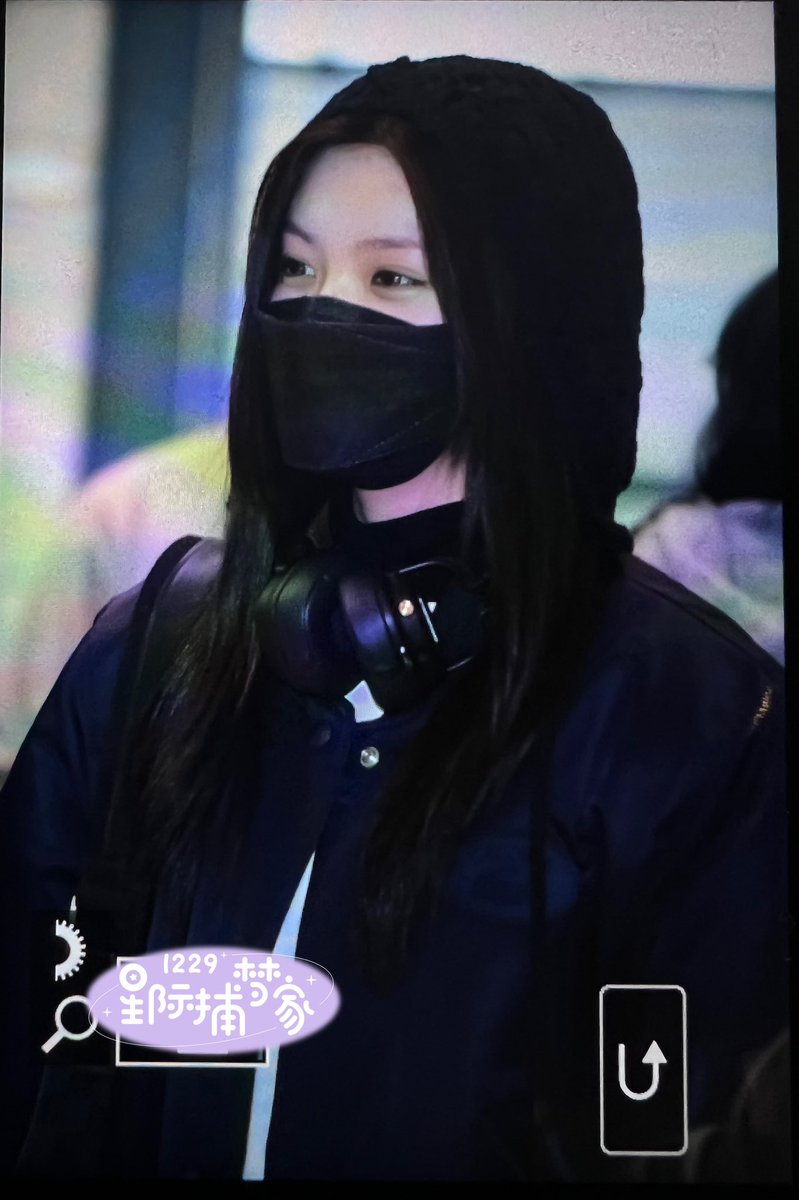 20001229yr's tweet photo. 221108 ICN 도착
 #에버글로우 #왕이런 #이런 #王怡人 https://t.co/ZqYcmX2Hxd