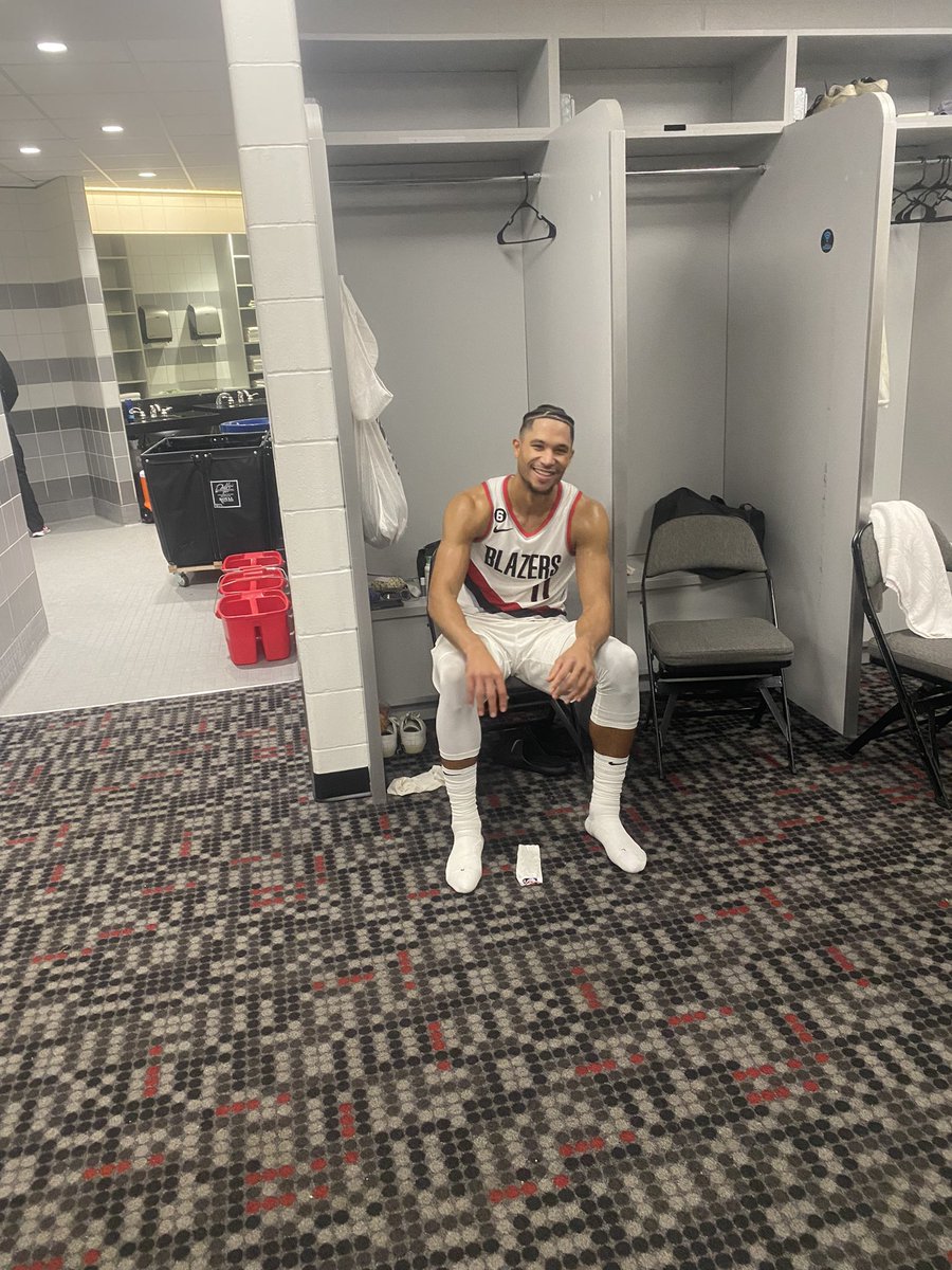 This is a smiling Josh Hart, Retweet for good luck ❤️ <a href="/joshhart/">Josh Hart</a>