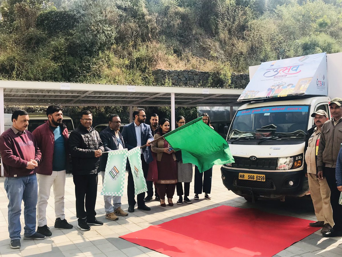 deo_solan's tweet photo. Flagging off of Democracy van by worthy ADC Solan today in connection with awareness of General Voters #HPElection2022 #utasav #sveep @mangarg2002 @hpelection https://t.co/8F1lWLsFRR
