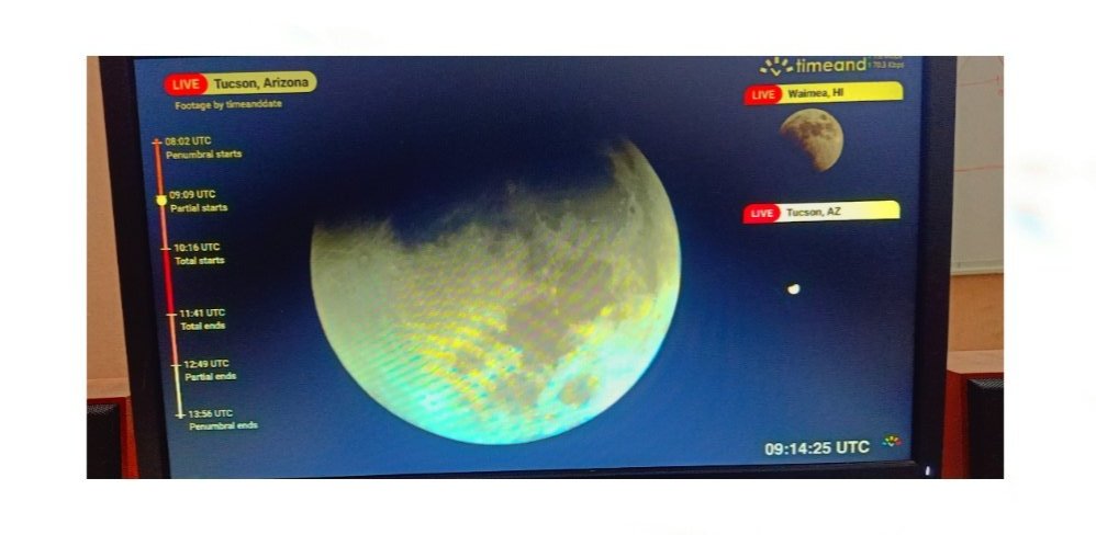 lalithleo142's tweet photo. #LunarEclipse https://t.co/HYkKYxyKAm