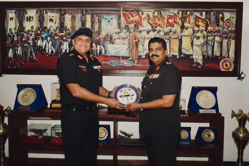 IndiainSL's tweet photo. Reaffirming our unflinching commitment of Capacity Building of 🇱🇰 Armed Forces, a 4 member delegation of Indian Armed Forces from #DSSC and #DSTSC has arrived in 🇱🇰 for organising a military technology capsule at #DSCSC Batalanda. https://t.co/6x58QGVzaF
