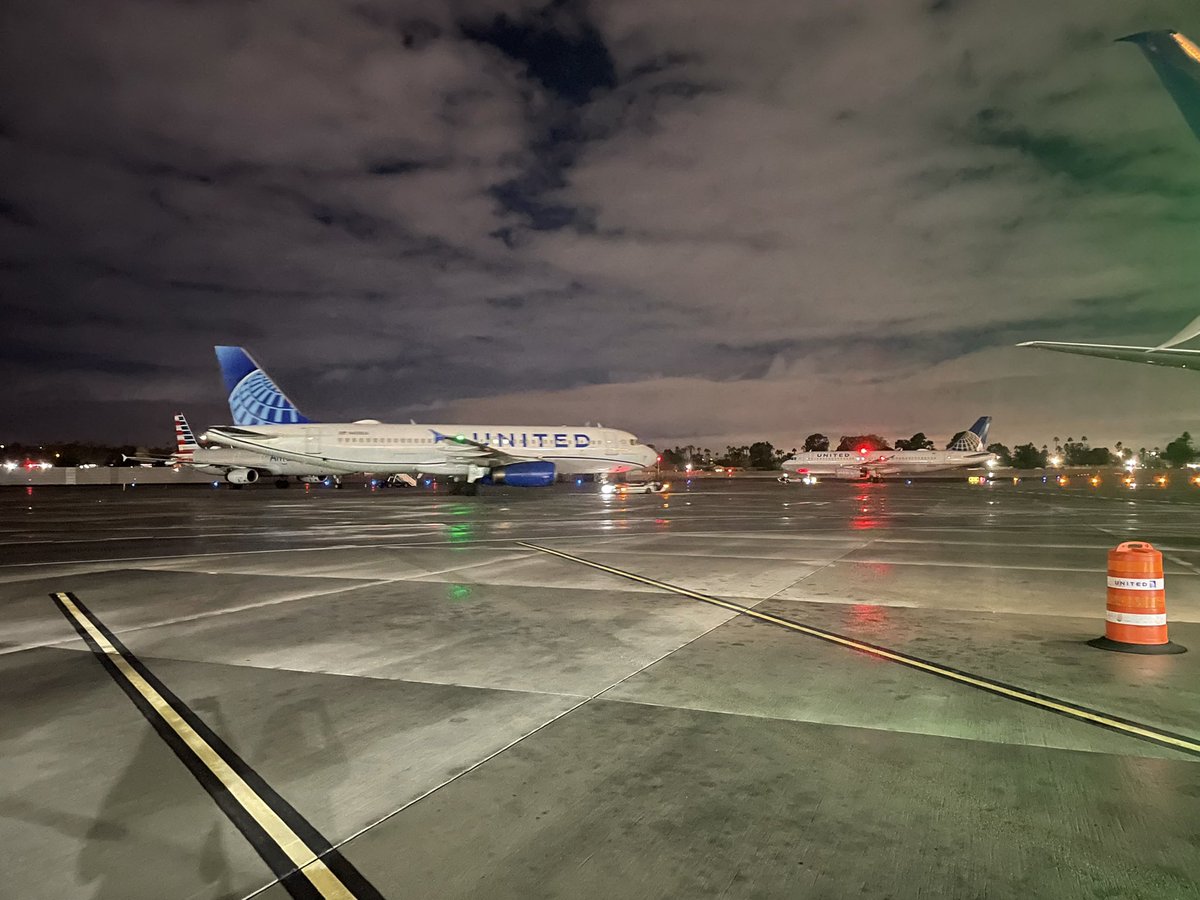 Last minute aircraft change caused a double tow at the end of the night.  SAN ramp doing a great job working safe after the rain. Making sure to set up for STAR. <a href="/RussllCollin/">Russell Estes</a> <a href="/Jeanblu8219/">Jean</a> <a href="/damenkohli/">Damen Kohli</a> <a href="/united/">United Airlines</a>