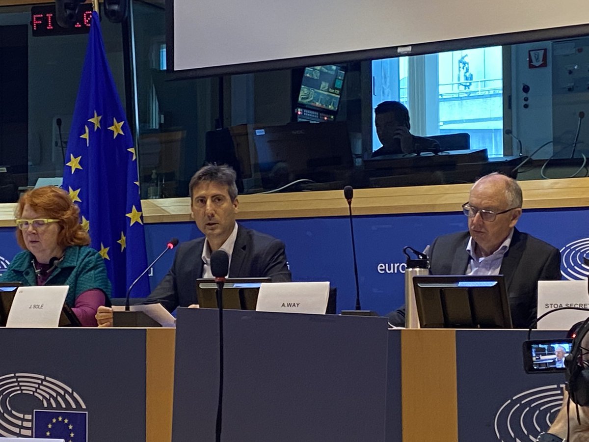 EUROLANG's tweet photo. Strong statement calling on EU to act to support endangered languages and lesser used languages in digital age from @jordisolef at the @EP_ScienceTech workshop. #ELEN2022 @tarfandy @pgelin71 https://t.co/QDRw4RxSky