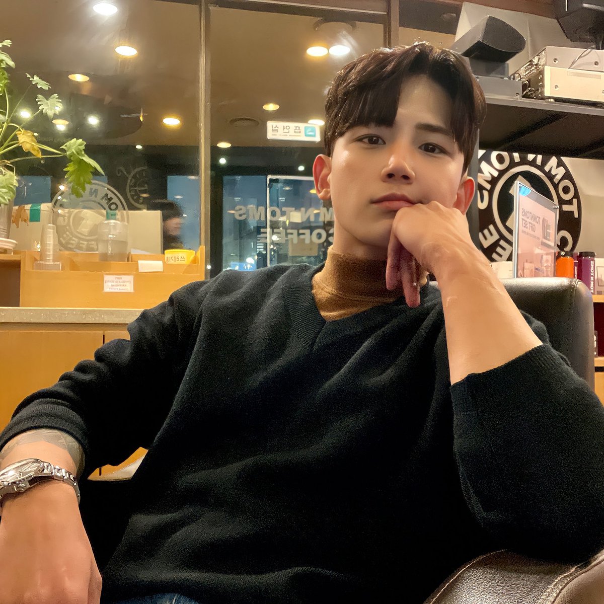 9ddol2's tweet photo. #구미 #섹트 인척 #일상트 그냥 뭐 구미 친구 구한다는 글임 https://t.co/UWFPw7slgV