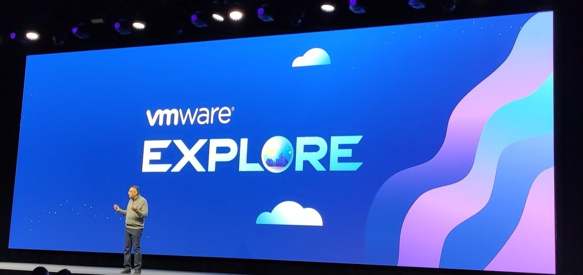 impresacity's tweet image. Cloud Smart is the new Cloud First, says @RaghuRaghuram CEO of @VMware in its keynote at #WMwareExplore in Barcelona @VMware_IT @edoardx