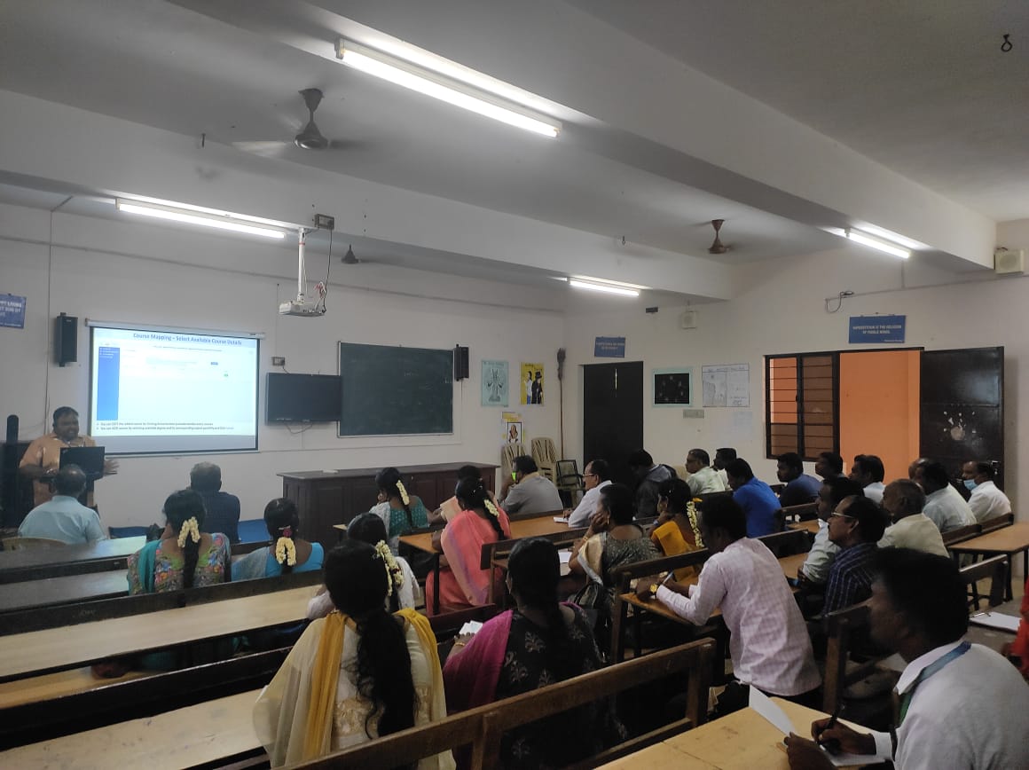 edm_myd's tweet photo. Training to educational Institutions to apply for the college female students to get their benefits through #pudhumaipenn scheme launched by Government of Tamilnadu #tnega developed web portal https://t.co/LT4ENGtUK9
