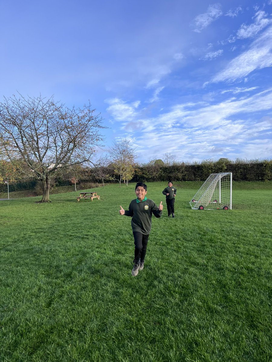 Wye_WPA's tweet photo. A beautiful fresh morning to restart our MORNING MILE! #WatersidePE 🏃‍♂️ https://t.co/5hcxnz5uP3