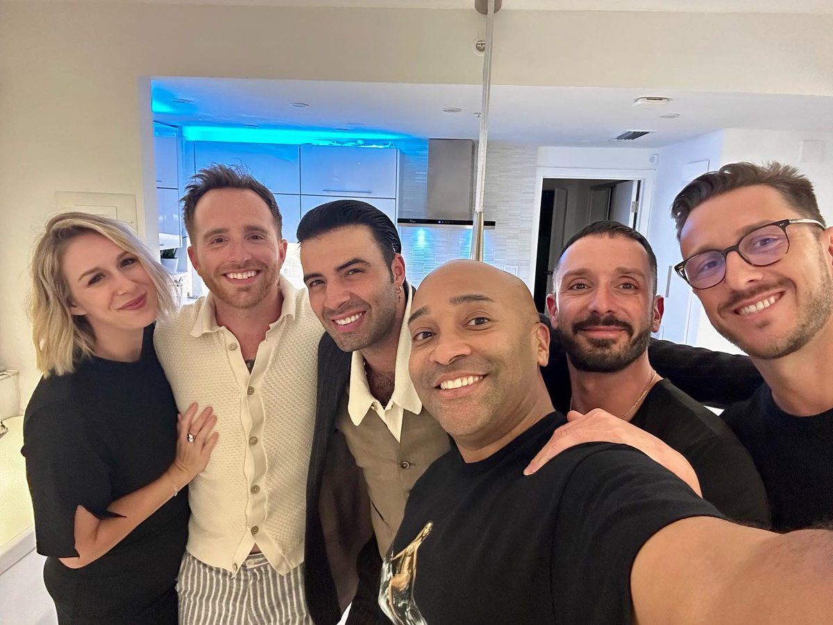 Moumoune_28's tweet photo. Repost @mrg1906
The inaugural “Cocktails 🍸🥂 &amp; Conversations” celebrated another addition to the #PhoebeGemini real estate portfolio and it was a blast. 

Thank you to this crew for making it special! 
#realestateinvesting #miamibeach #growing #rentalproperties #biggerpockets ♊️ https://t.co/Ura3M5XpFk