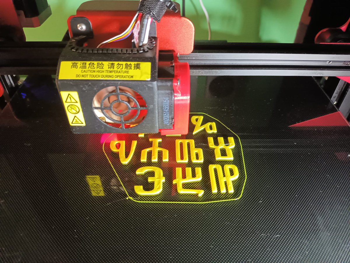 Sara, Asja i Vedrana u pripremama za 4. #MilenijskoNatjecanje iz kreativne industrije. Natjecanje organizira Ekonomski fakultet u Osijeku i <a href="/InstitutAndizet/">Andizet</a>.  Više o Natjecanju: milenijsko.efos.hr #makers #education  #glagoljica #3Dprinting