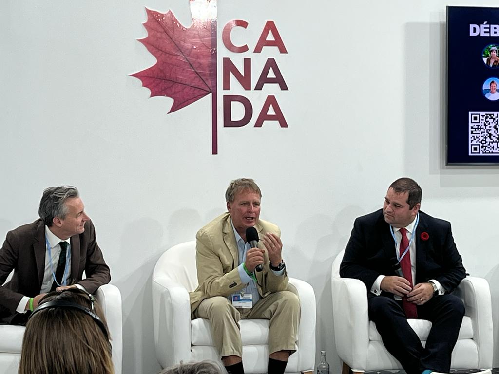 "If you care about atmospheric carbon - and climate change - then you need to know about deep ocean carbon" - GOOS Co-Chair <a href="/TosteTanhua/">Toste Tanhua</a> at the #BlueCarbon side event.

The ocean holds 50 times more carbon than the atmosphere! #COP27