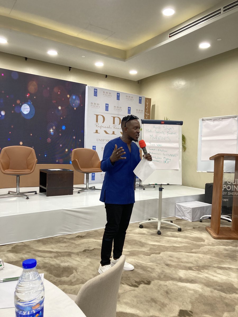 MI not performing but sharing his views on better communicating at the ⁦<a href="/UNDPNigeria/">UNDP Nigeria</a>⁩ retreat. ⁦