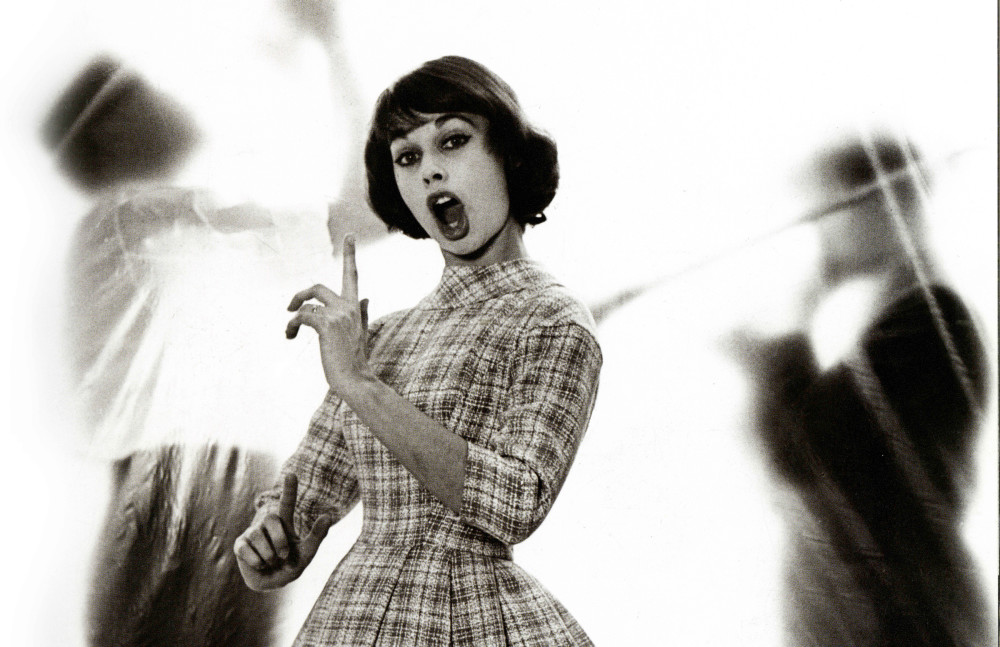 Stadsmuseet lyfter fram en av våra stora modeikoner. Utställningen är en fortsättning på stadsmuseets uppmärksammande av Gunilla Pontén i samband med årets internationella kvinnodag 8/3. Utställningen är öppen 12 nov – 30 dec. mynewsdesk.com/se/skovde_komm…