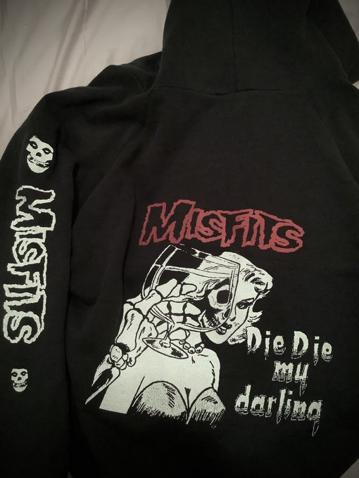 わしが高校生の時に買った
#参考資料
     ____
   /__.))ノヽ
   .|ミ.l _  ._ i.)
  (^'ミ/.'・.<・リ  
  .しi   r、_) |
    |  `ニニ'  /
   ノ `ー-i 