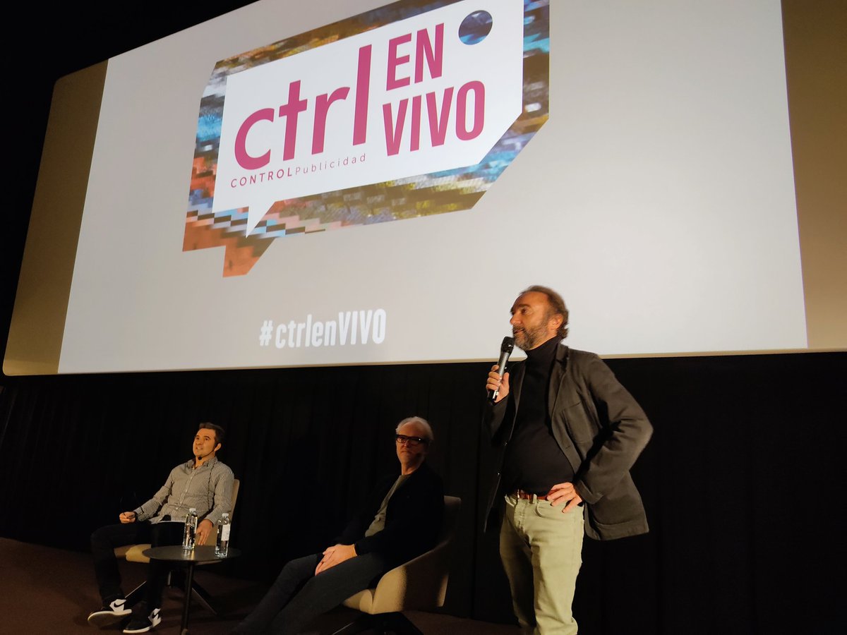 revistactrl's tweet image. Nuestro editor, @JavierSRmn da la bienvenida a todos los presentes al evento #CTRLenvivo, que forma parte de la celebración del 60 aniversario y que cierra con la celebración de la Gala de los #PremiosControl.