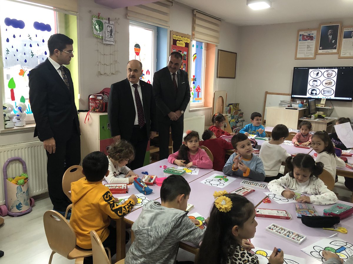 Sayın Valimiz ve Değerli Protokol Üyelerine Okulumuza yaptıkları ziyaretten dolayı teşekkür eder, saygılarımızı sunarız <a href="/SamsunValiligi/">Samsun Valiliği</a> <a href="/zulkifdagli/">Doç. Dr. Zülkif Dağlı</a> <a href="/samsunmem/">Samsun İl Milli Eğitim Müdürlüğü</a> <a href="/MemSalipazari/">Salıpazarı İlçe Milli Eğitim Müdürlüğü</a> <a href="/alisaavaas/">Ali Savaş</a>