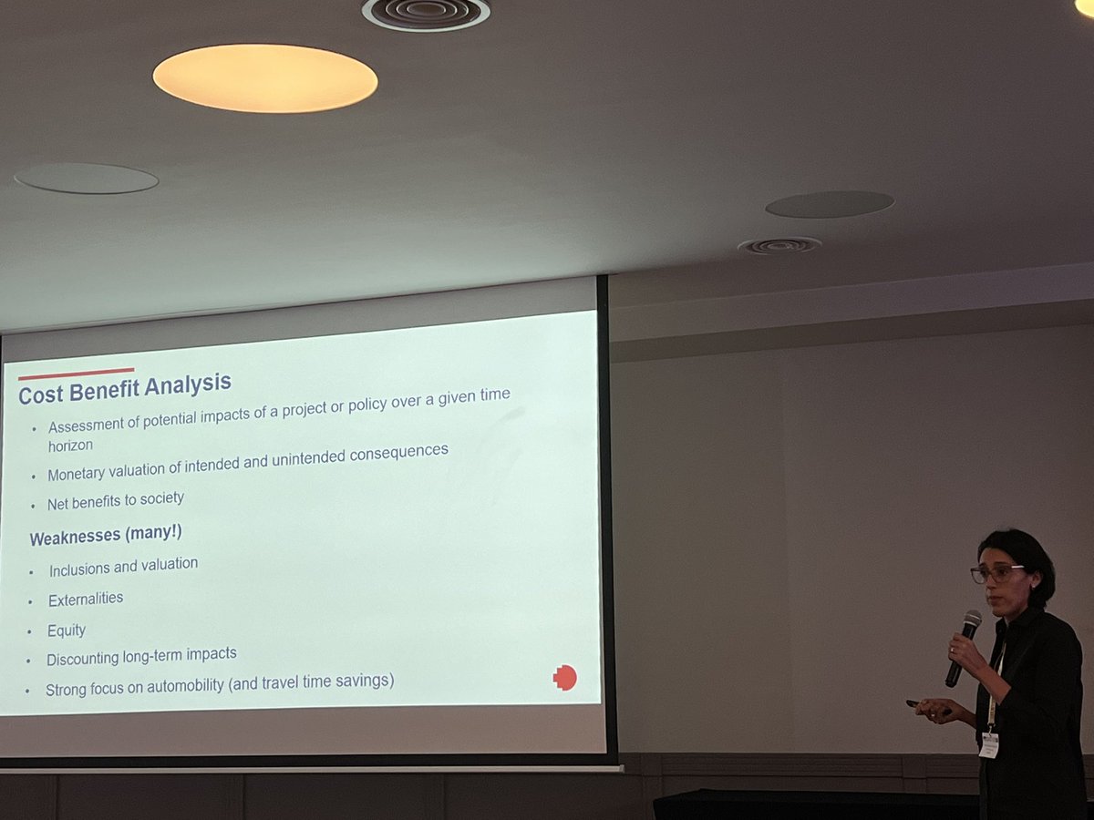 Lucy D Gunn tweet media